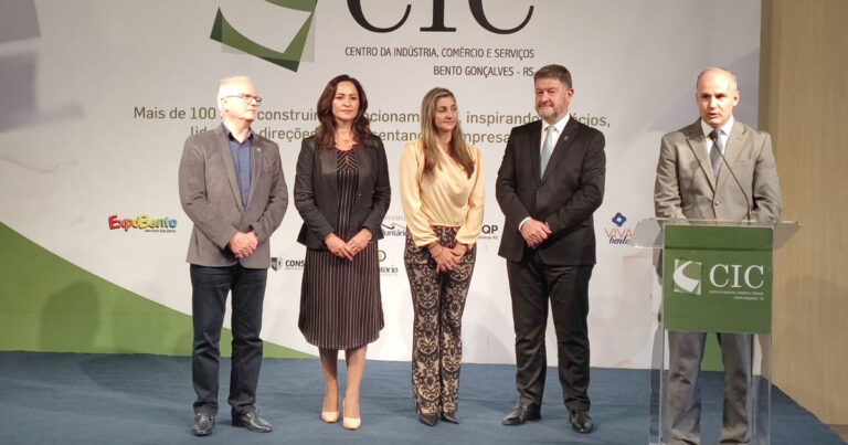Nova diretoria da CICs Serra